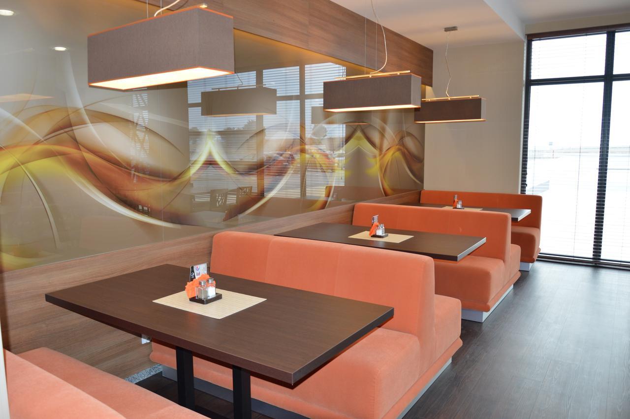 Łomża Hotel Via Baltica מראה חיצוני תמונה
